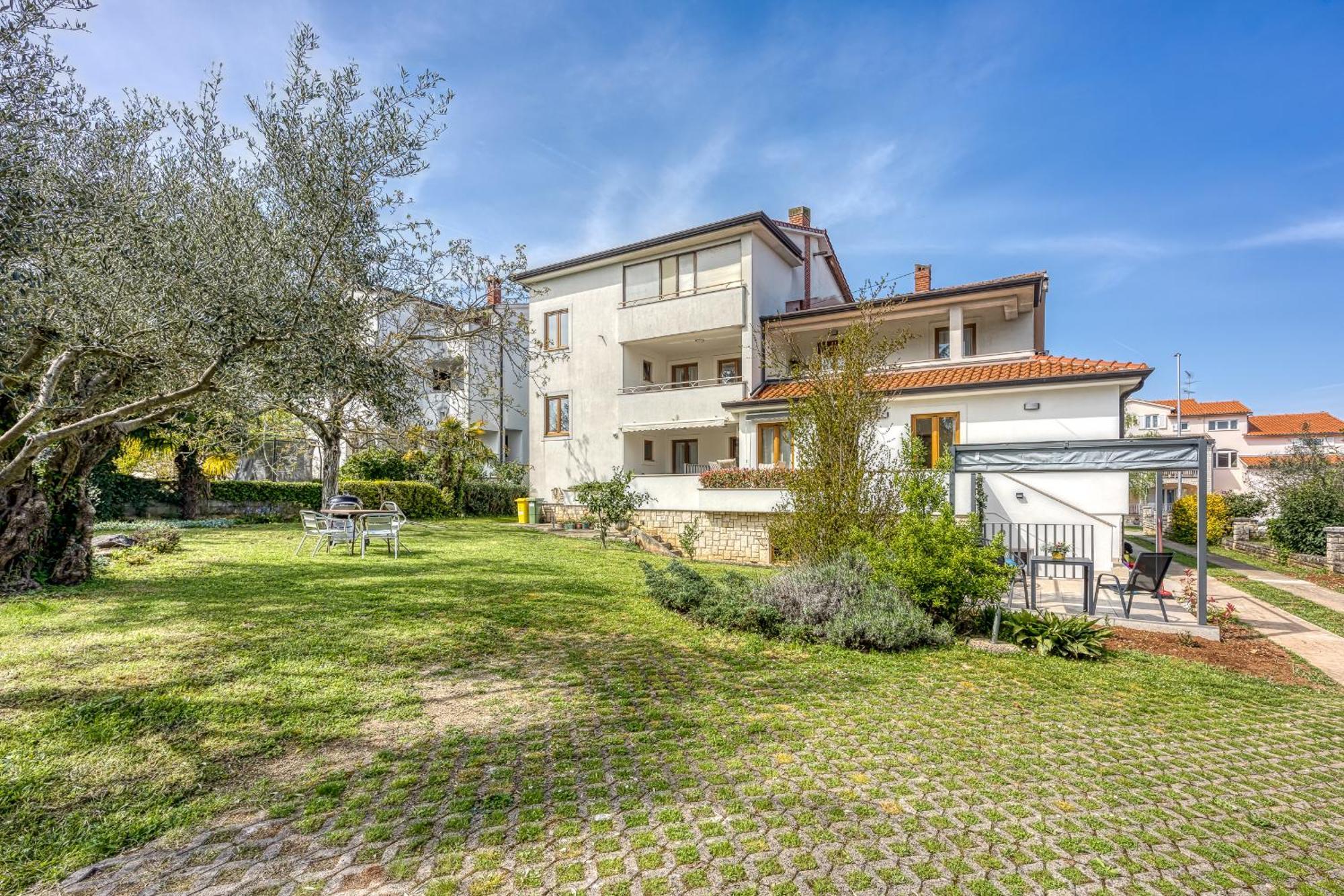Casa Mareva Hotel Porec Exterior photo