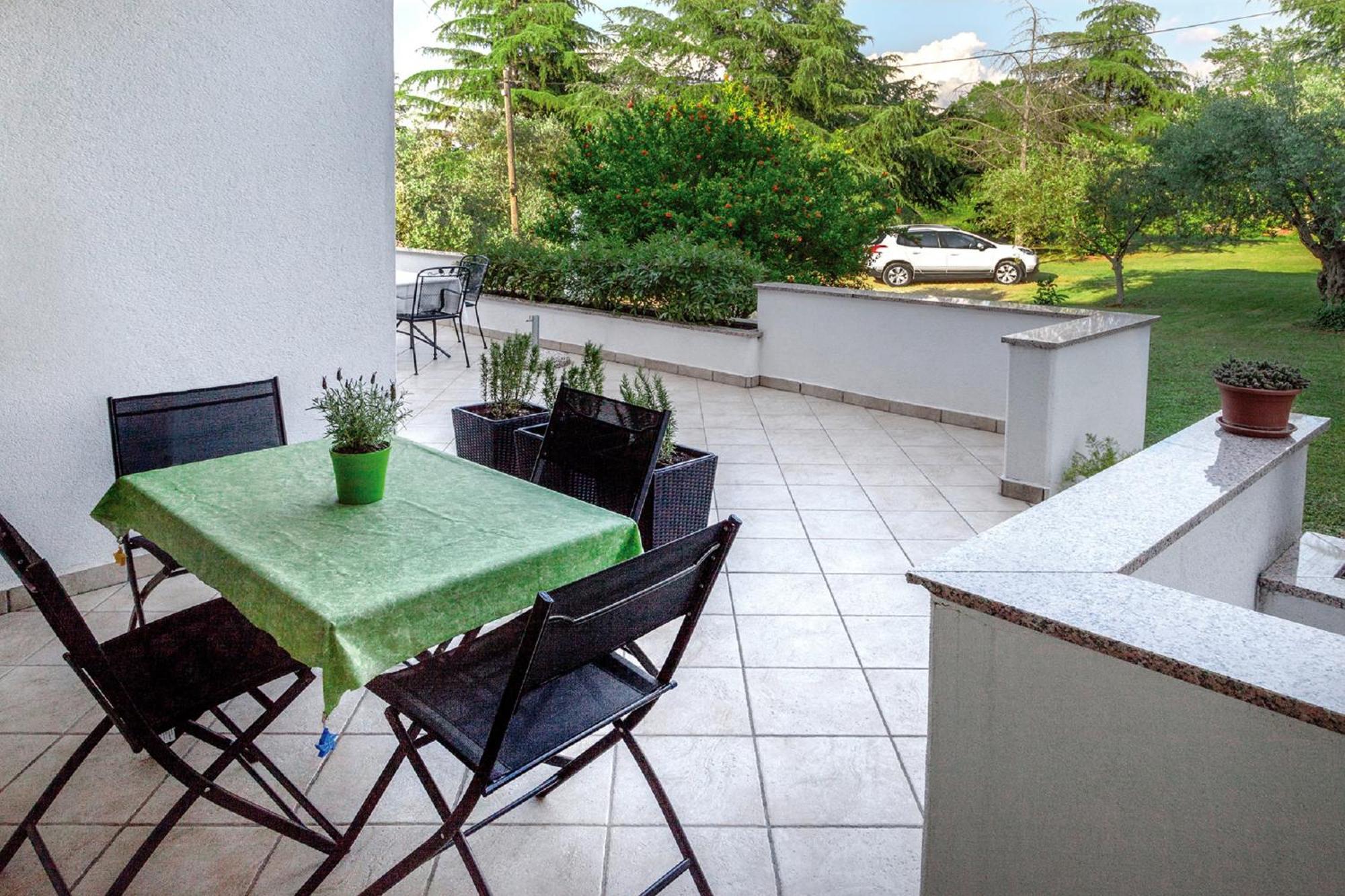Casa Mareva Hotel Porec Exterior photo